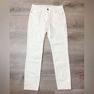 •LIZ CLAIBORNE• SARA MID RISE SLIM LEG JEANS